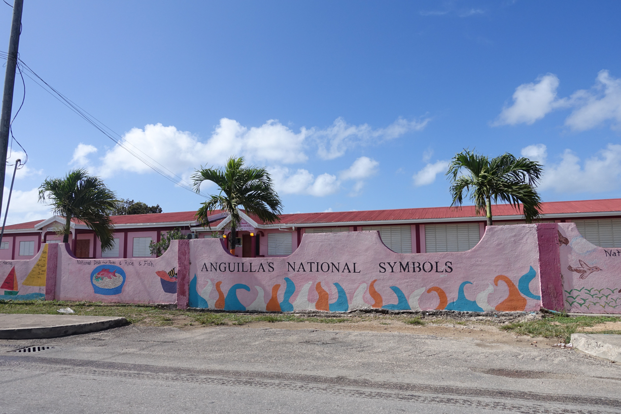 anguilla-muurschilderingen-op-muur-school
