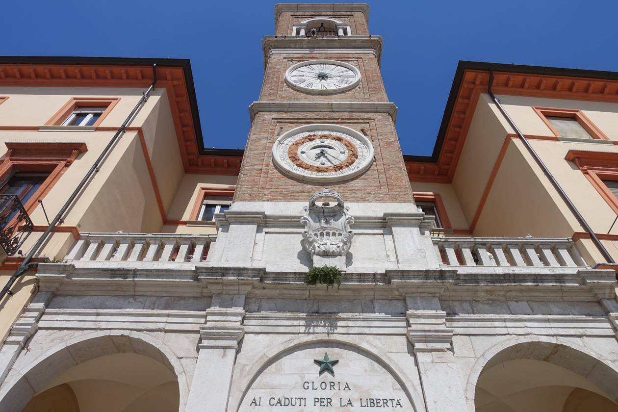 rimini-piazza-trei-martiri-toren